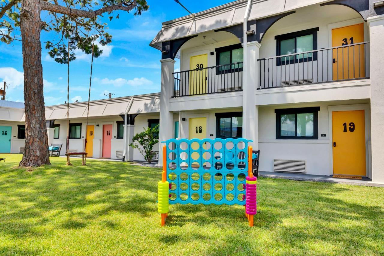Hotel Mccoy - Art, Libations, Pool Society College Station Esterno foto
