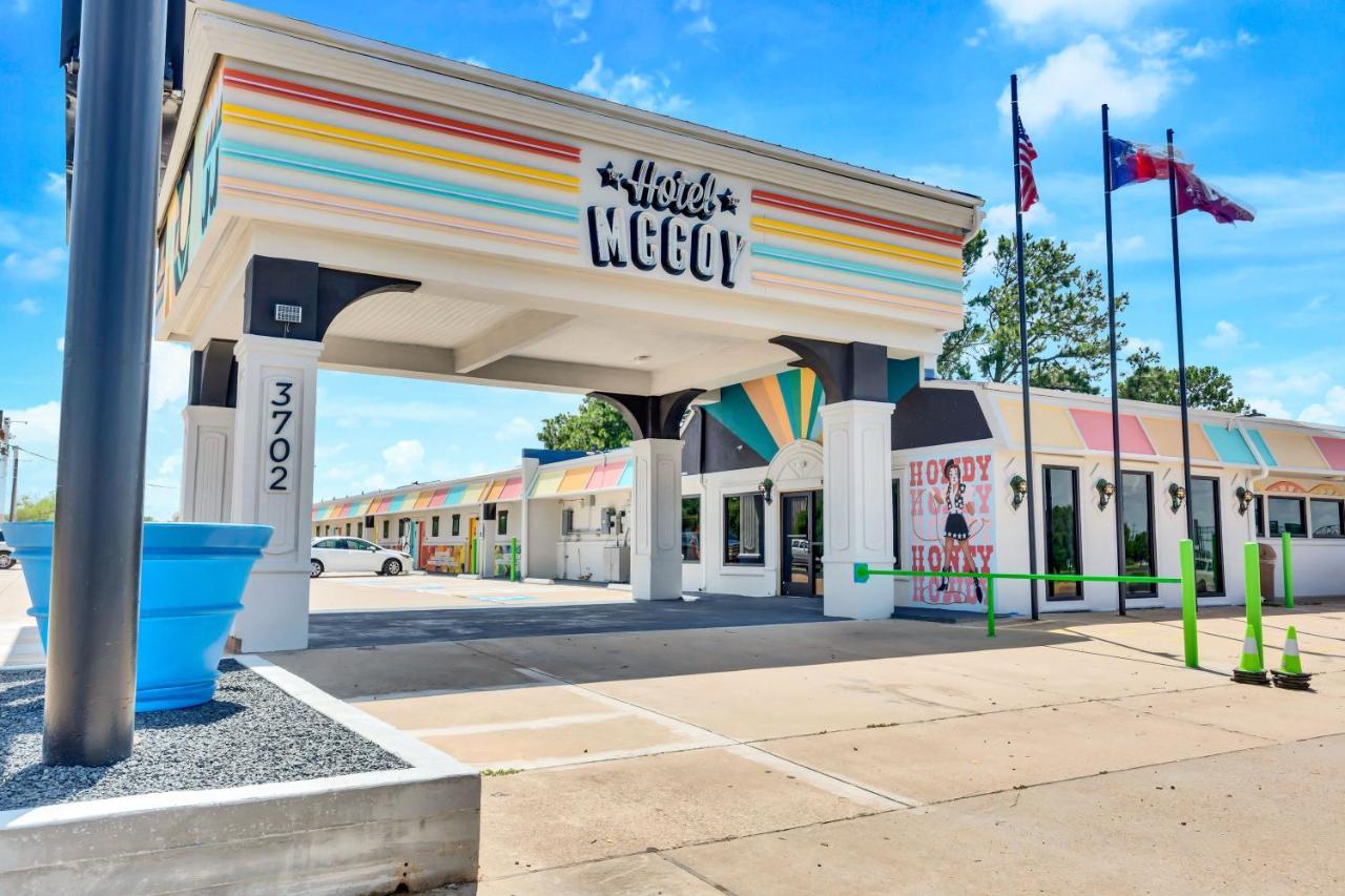 Hotel Mccoy - Art, Libations, Pool Society College Station Esterno foto