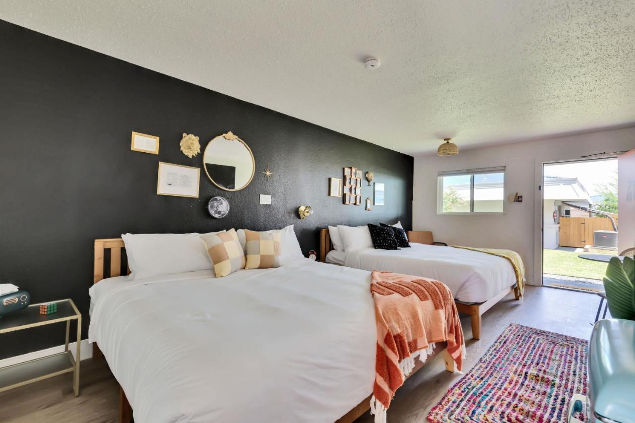 Hotel Mccoy - Art, Libations, Pool Society College Station Esterno foto
