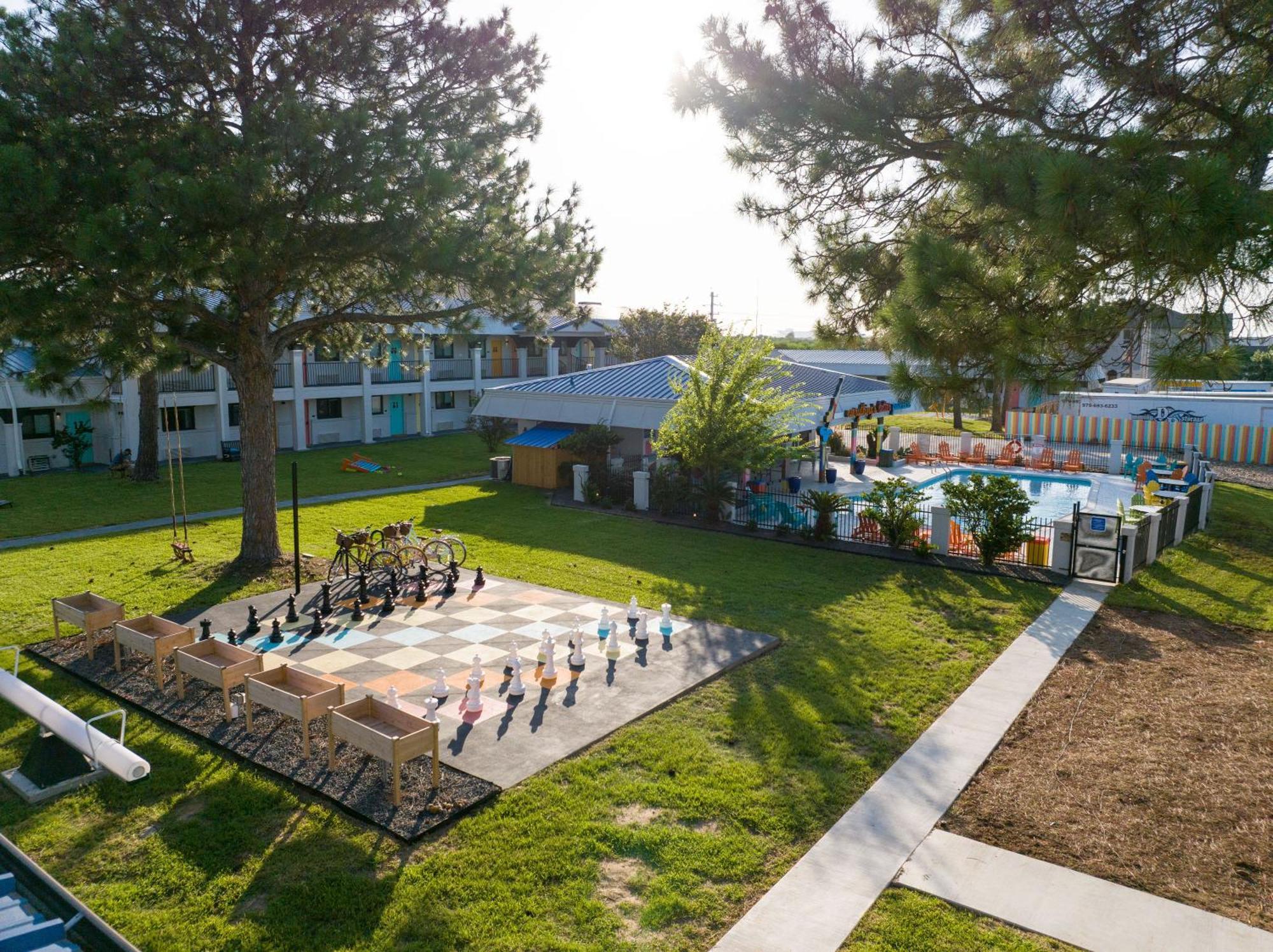 Hotel Mccoy - Art, Libations, Pool Society College Station Esterno foto
